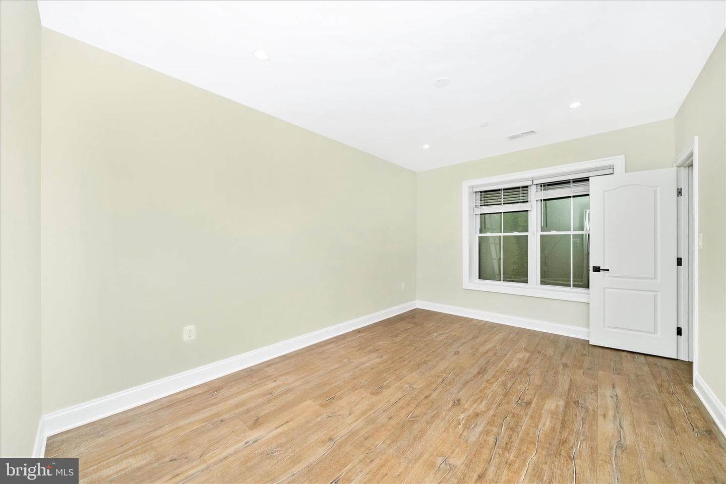 10221 Tyburn Terrace photo 69
