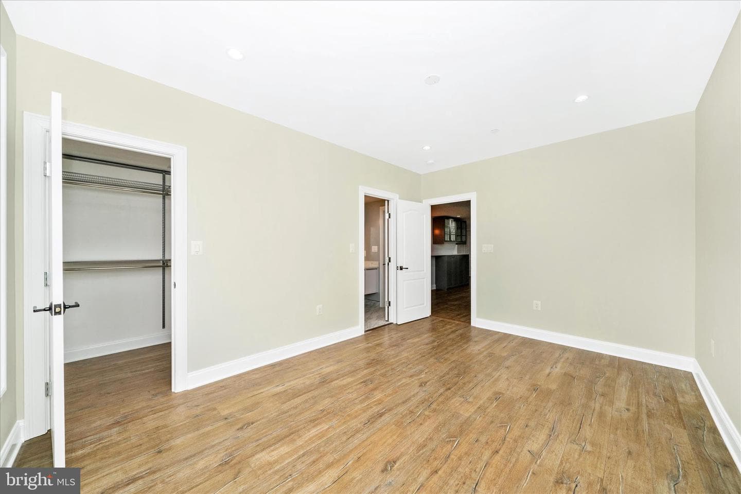 10221 Tyburn Terrace photo 70