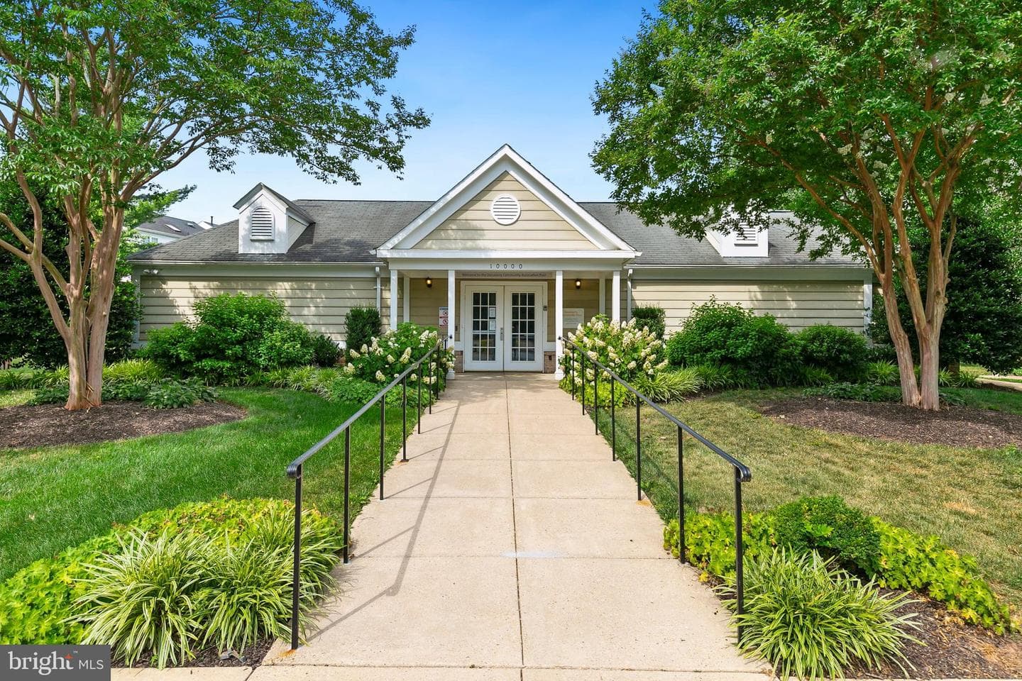 10022 Vanderbilt Circle #10 photo 31