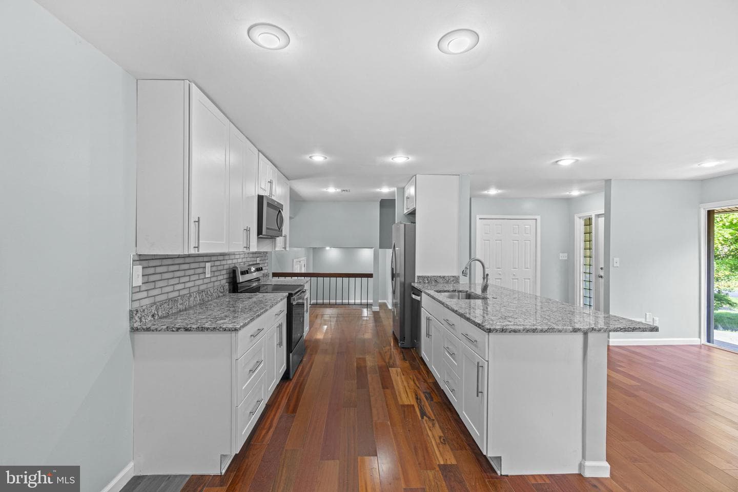 3345 Tanterra Circle photo 4