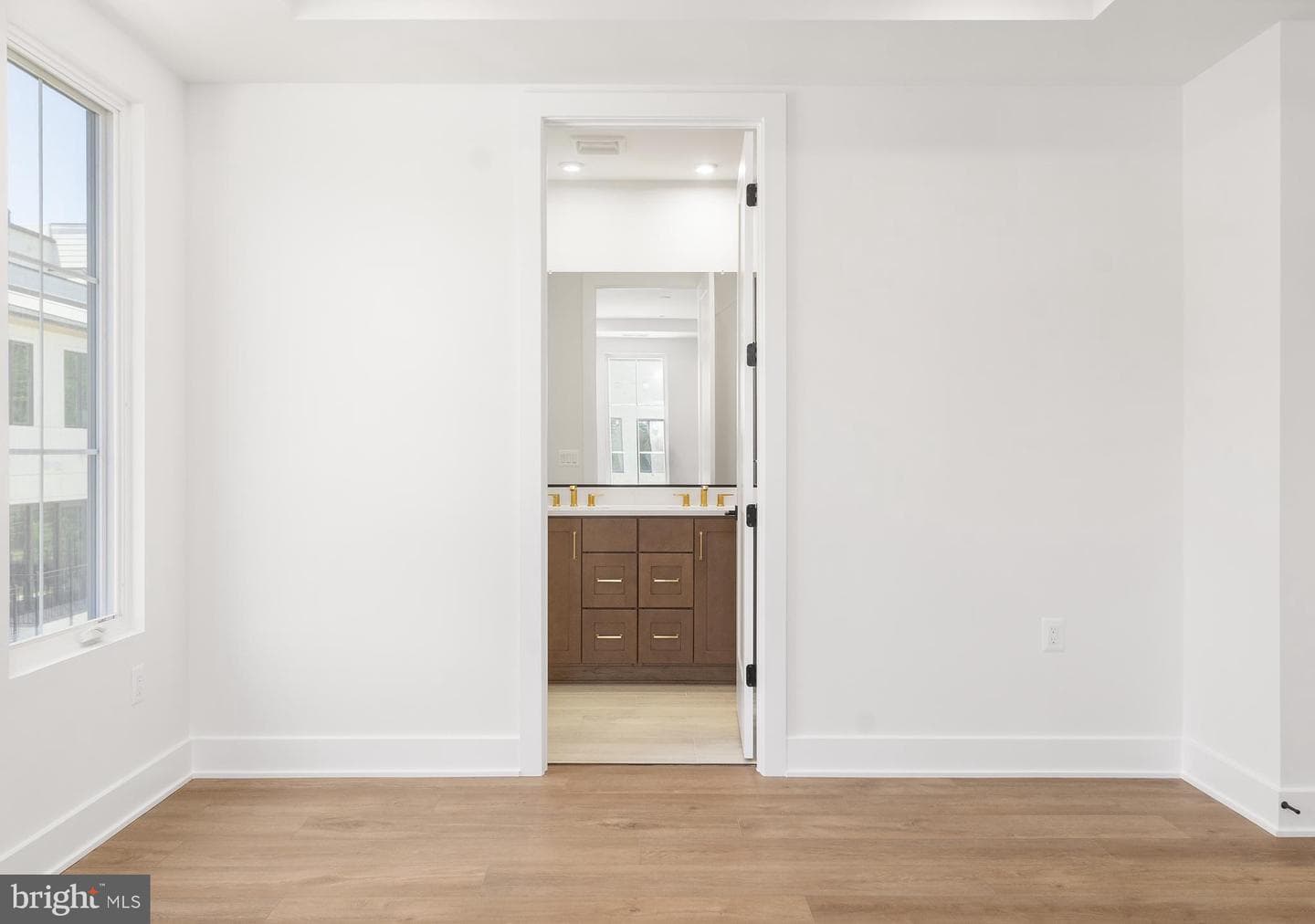 8618 Erdem Place photo 17