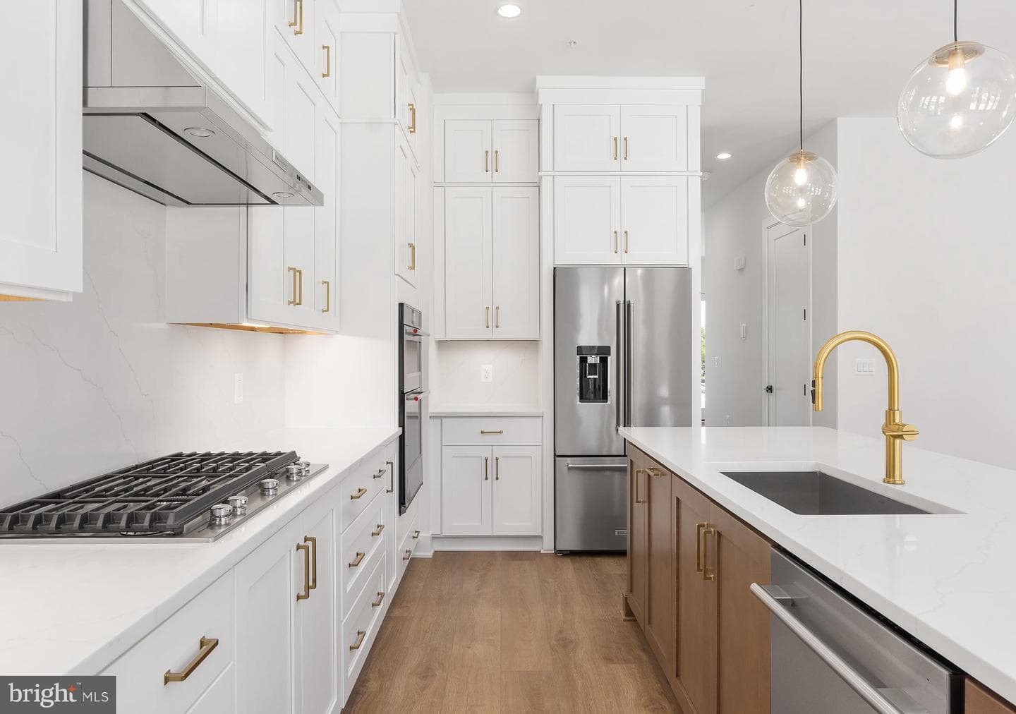 8618 Erdem Place photo 4