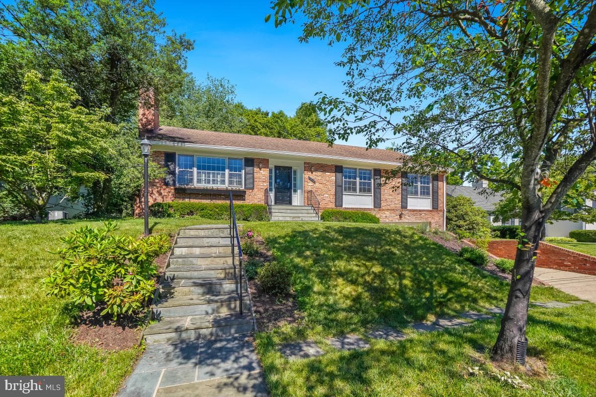 7214 Pomander Lane photo 3