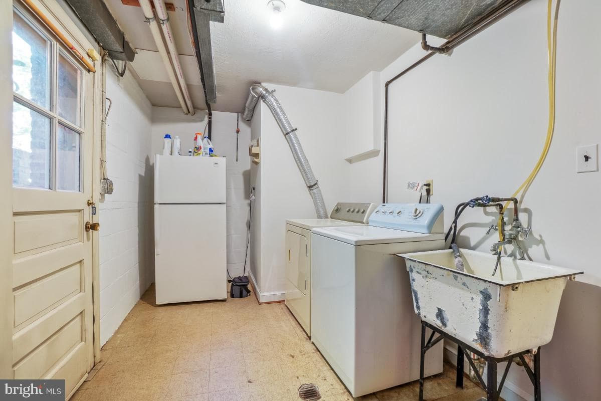 7214 Pomander Lane photo 31