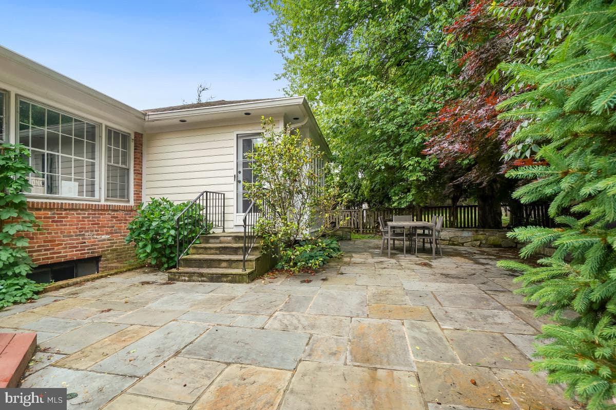 7214 Pomander Lane photo 33