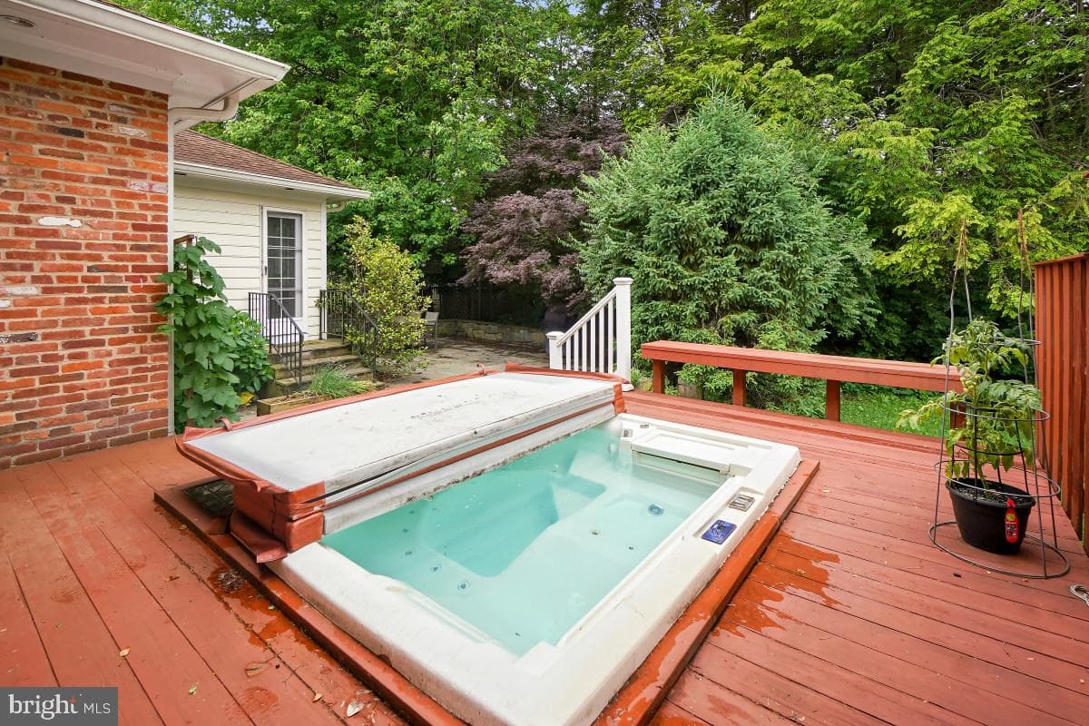 7214 Pomander Lane photo 35