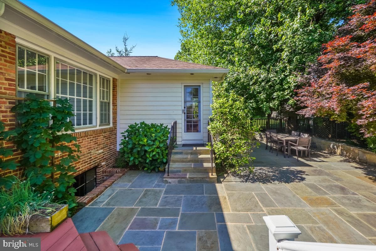 7214 Pomander Lane photo 42