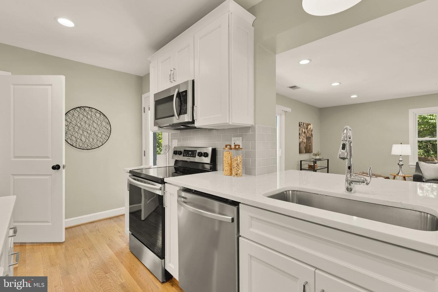 10210 Carroll Place photo 12