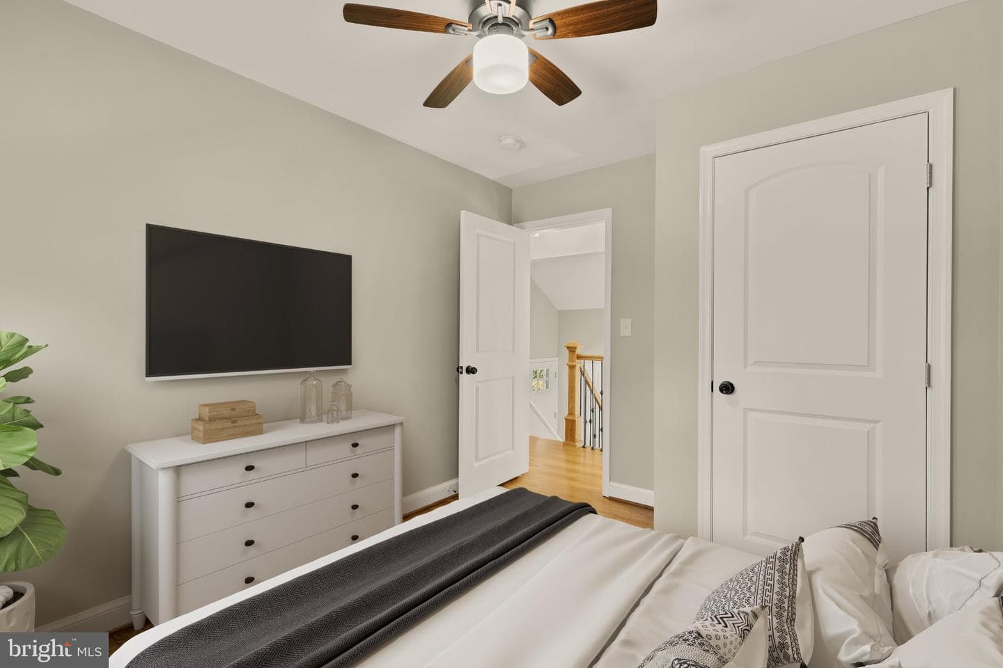 10210 Carroll Place photo 31