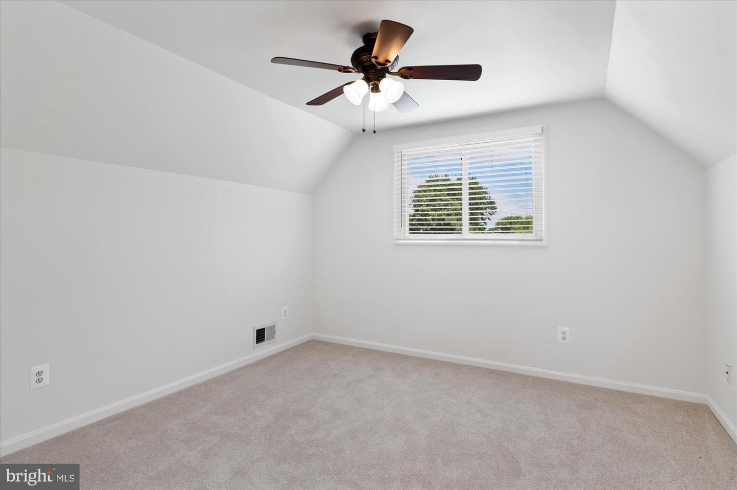 11414 Schuylkill Road photo 23