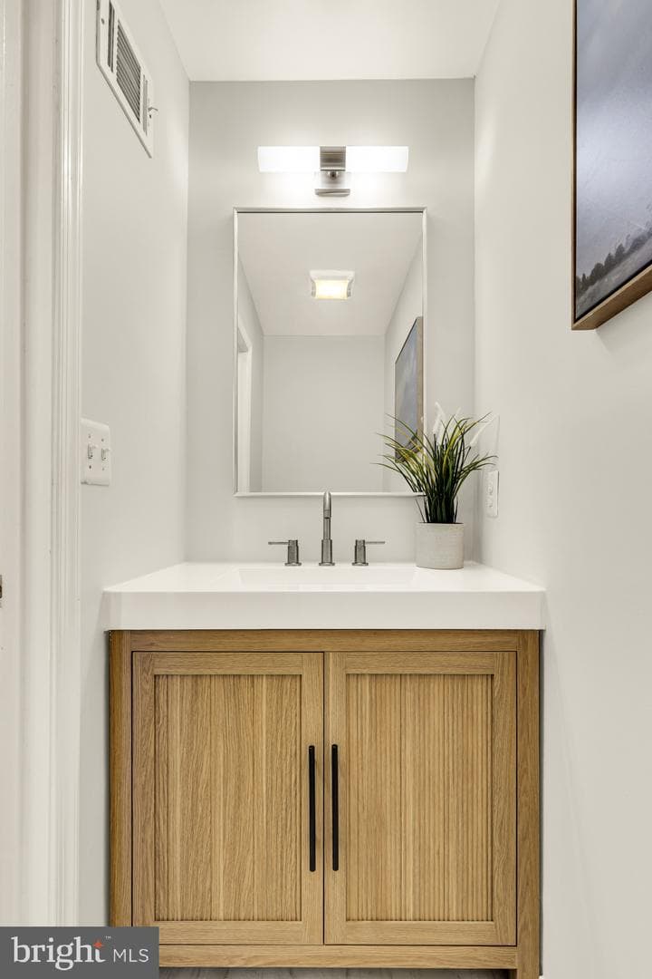 8 Sangamore Court photo 15