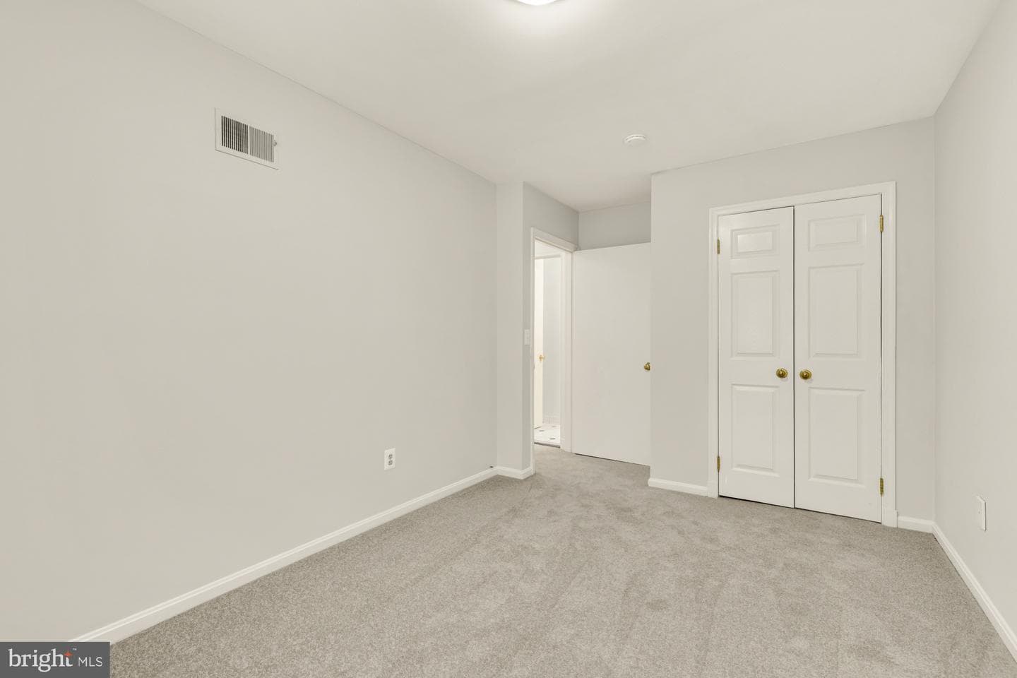 8 Sangamore Court photo 24