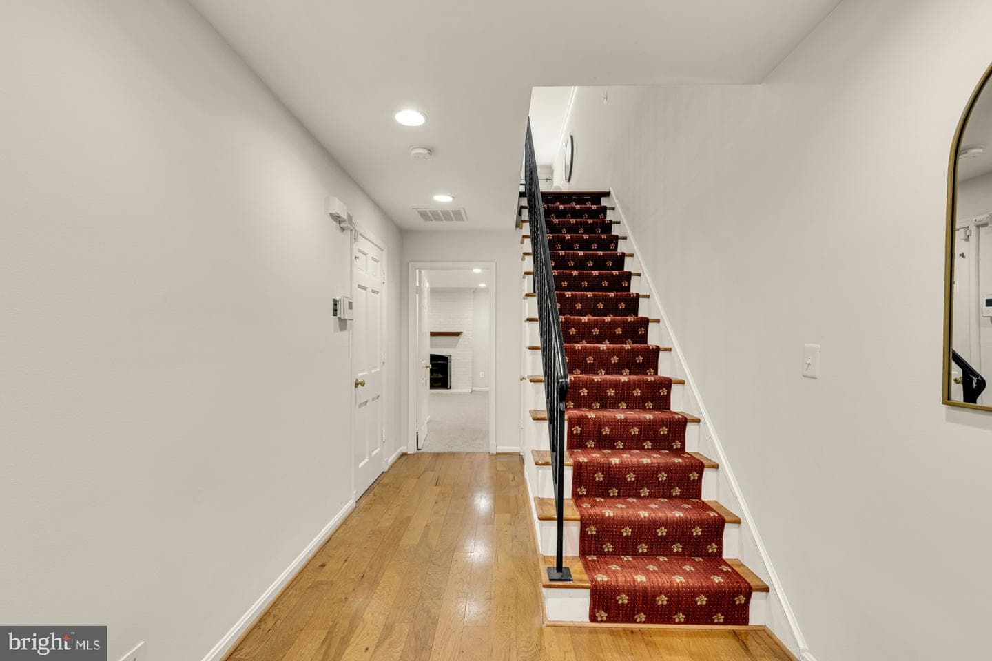 8 Sangamore Court photo 3