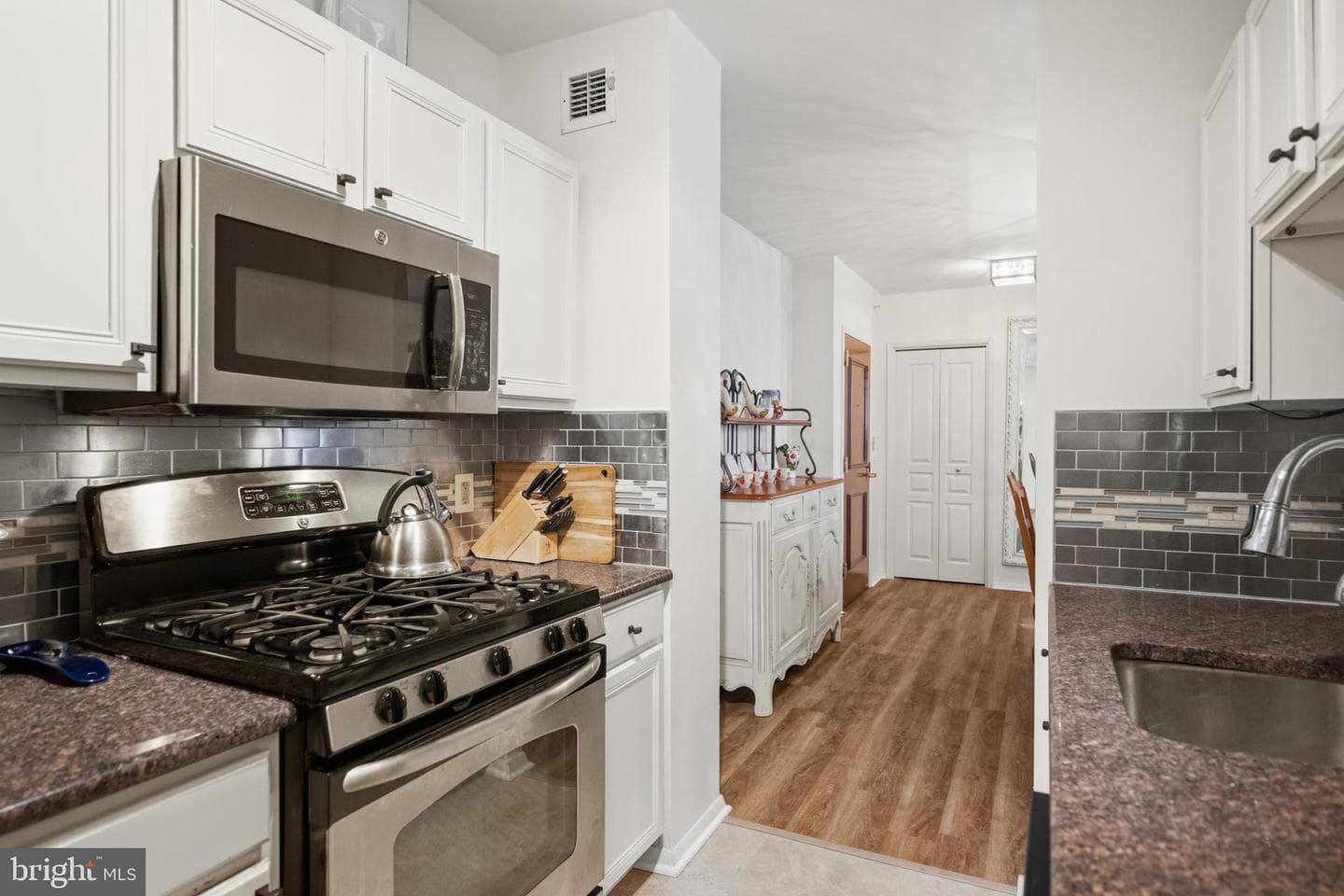7111 Woodmont Avenue #709 photo 10
