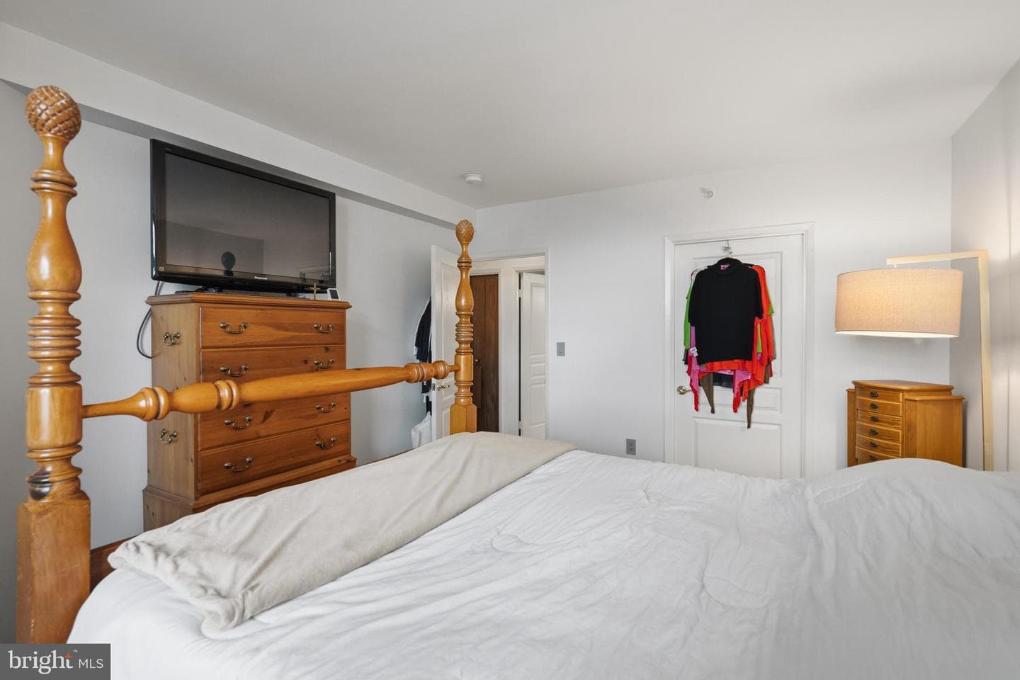 7111 Woodmont Avenue #709 photo 31