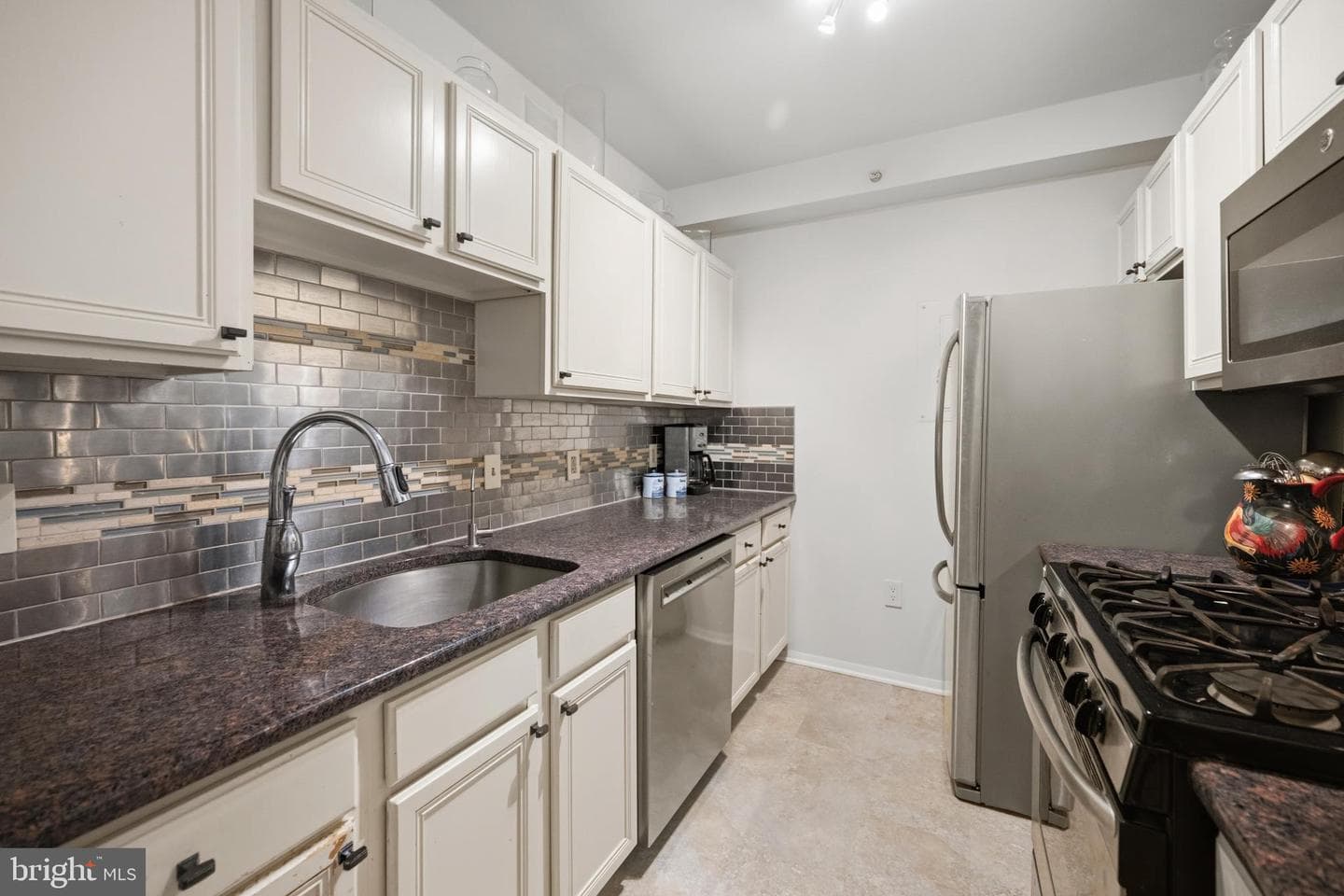 7111 Woodmont Avenue #709 photo 7