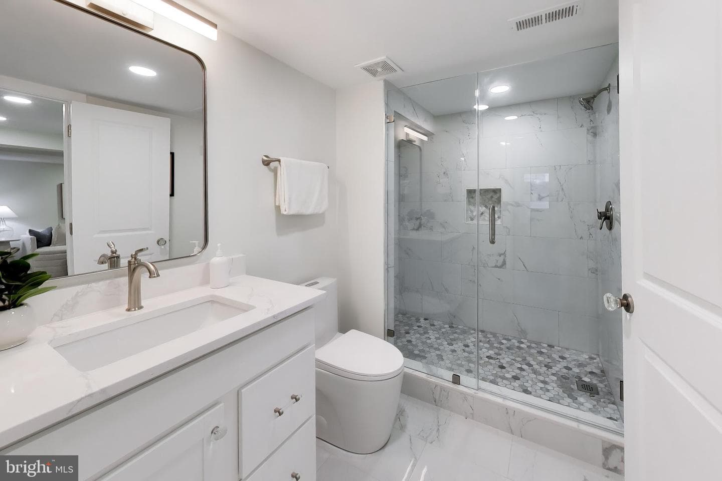 6410 Winnepeg Road photo 38