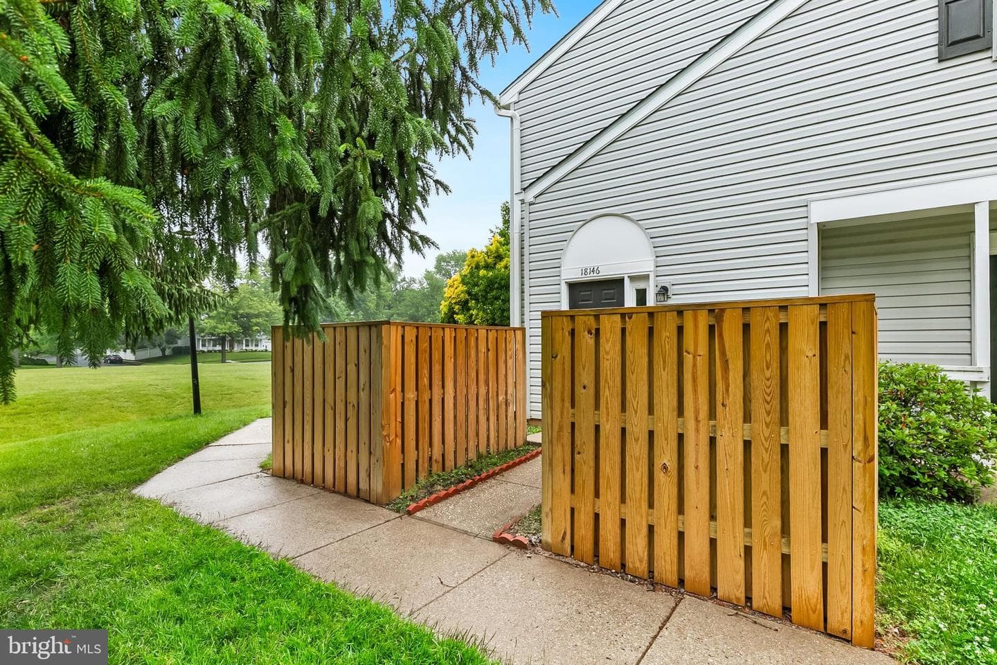 18146 Rolling Meadow Way photo 2
