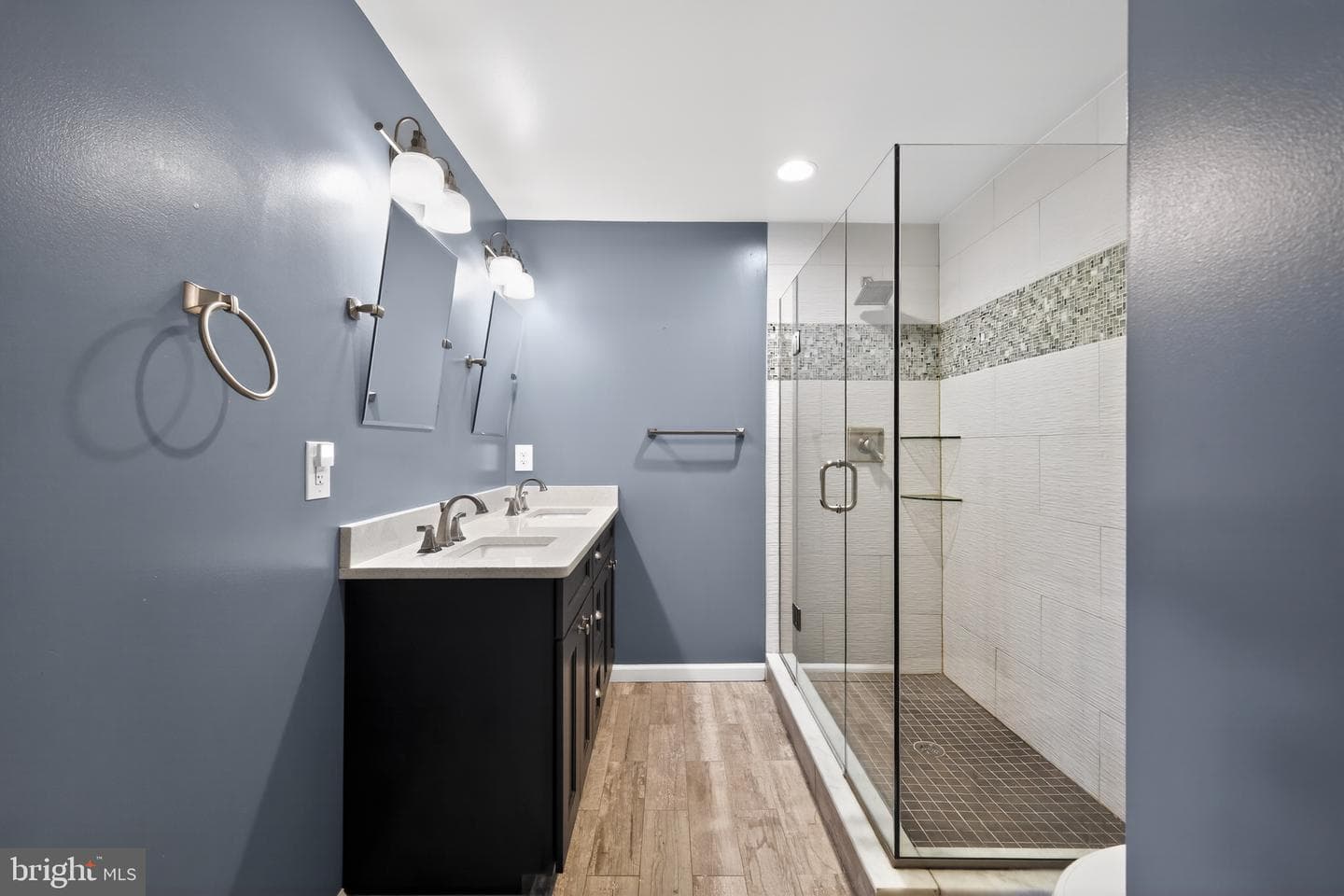 17617 Prince Edward Drive photo 24