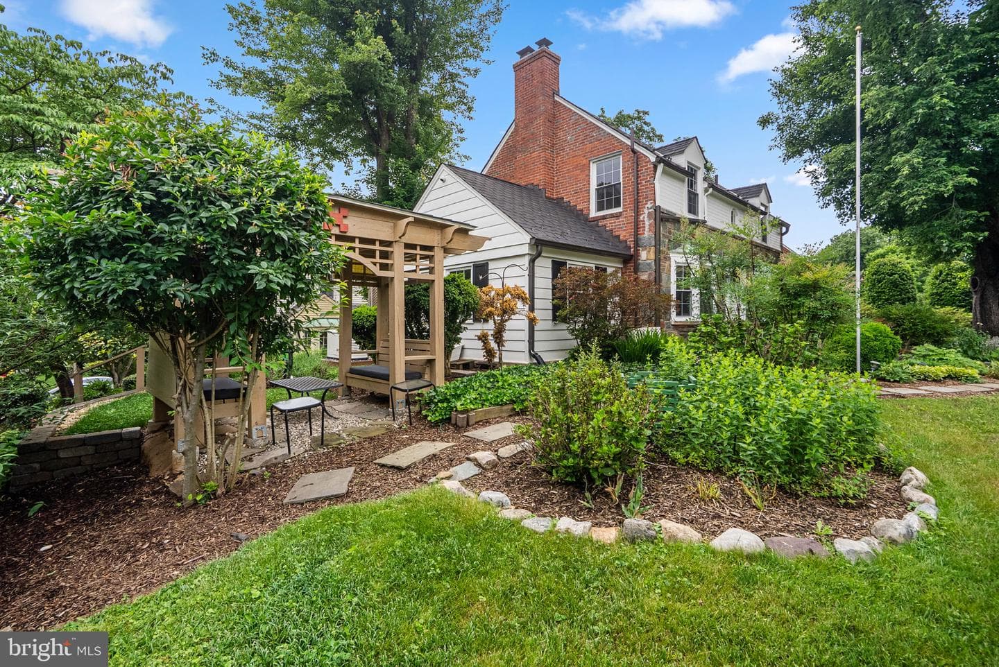 5600 Wood Way photo 2