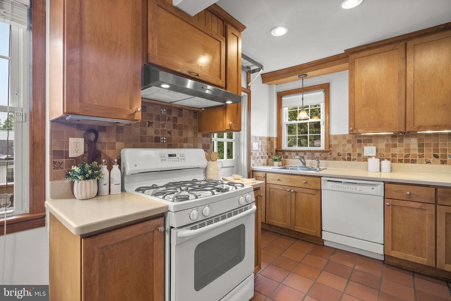 5600 Wood Way photo 4