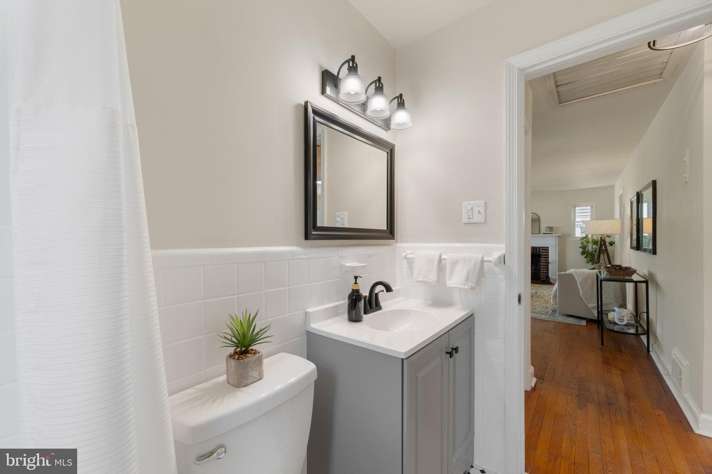 10205 Douglas Avenue photo 17