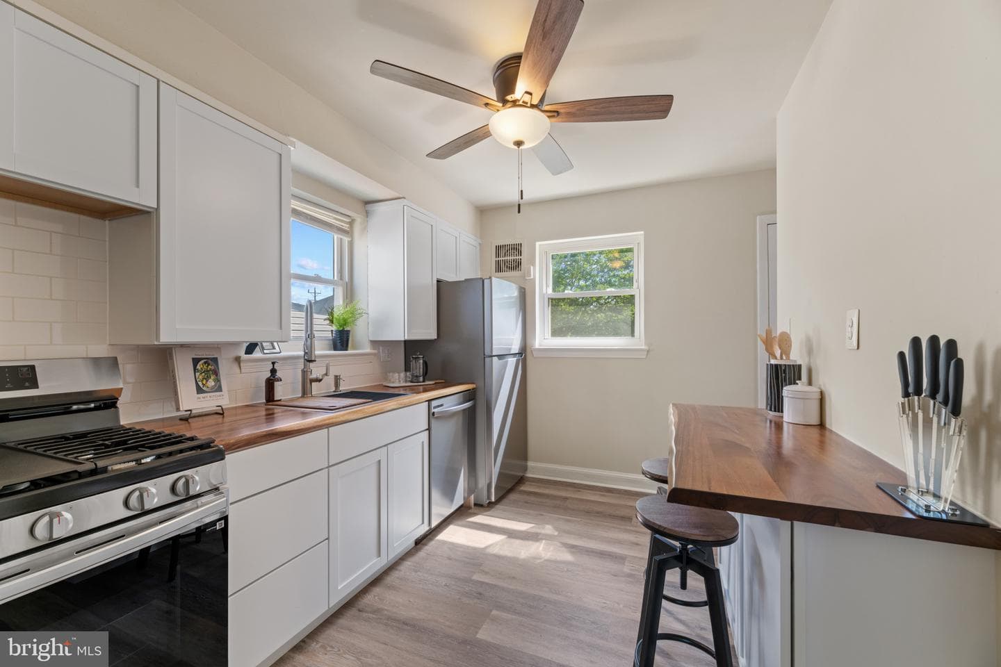 10205 Douglas Avenue photo 8
