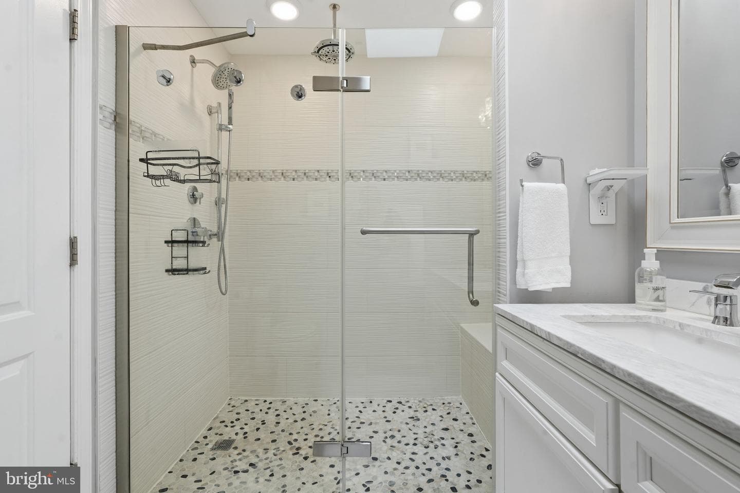 8803 Liberty Lane photo 37