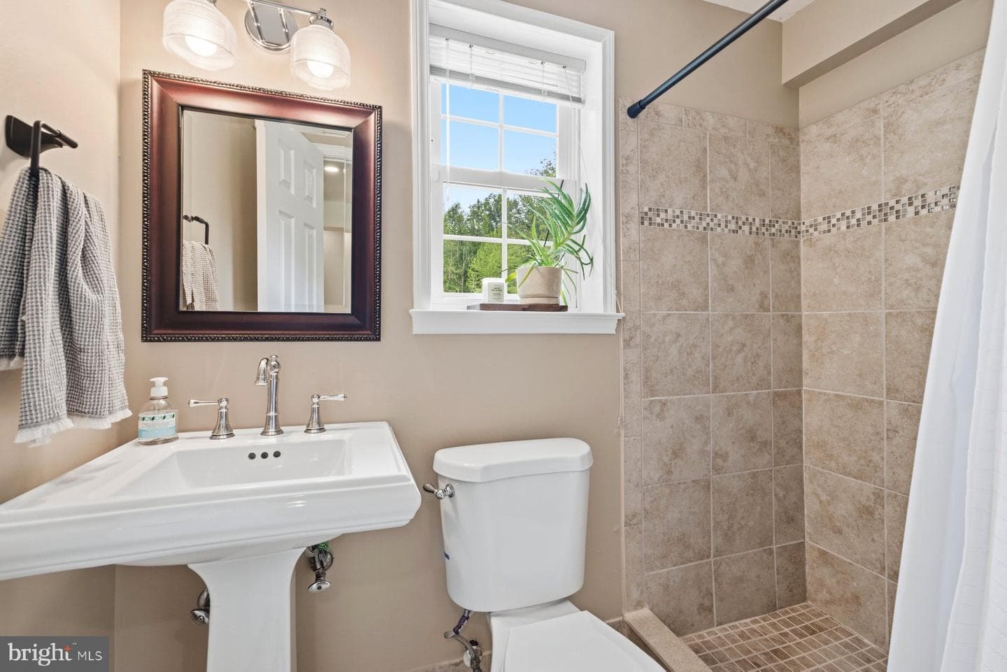 14212 Ansted Road photo 37