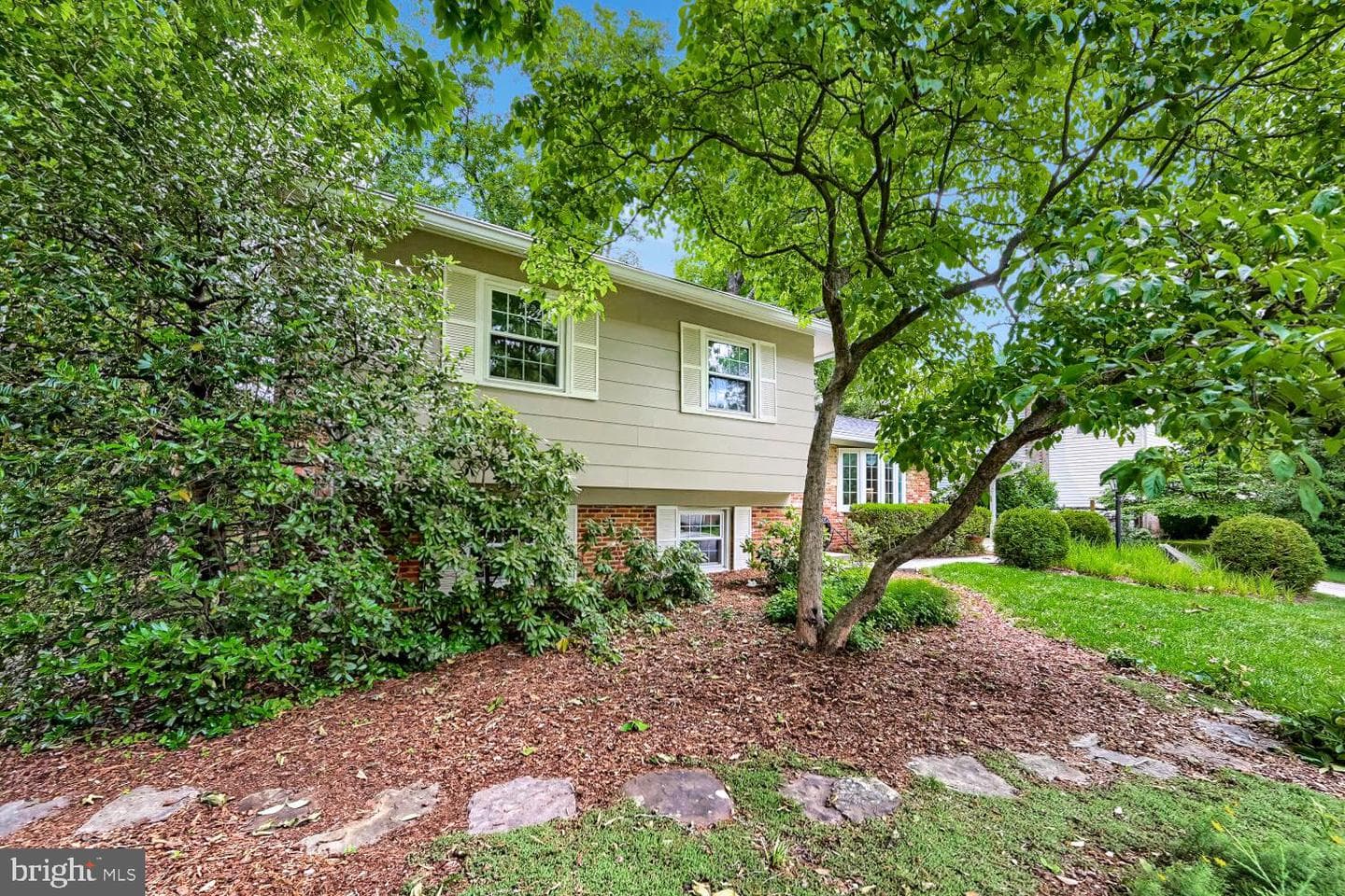 852 Diamond Drive photo 2