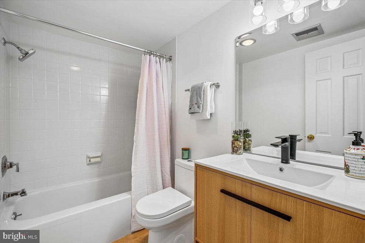 4601 N Park Avenue #210k photo 25