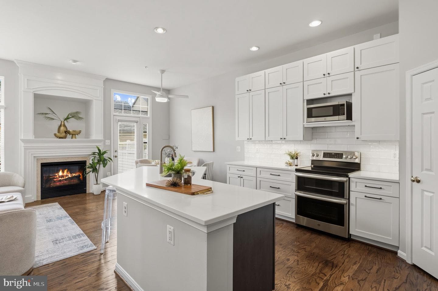 1324 Main Mews photo 12