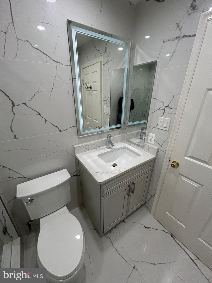 18527 Meadowland Terrace photo 36