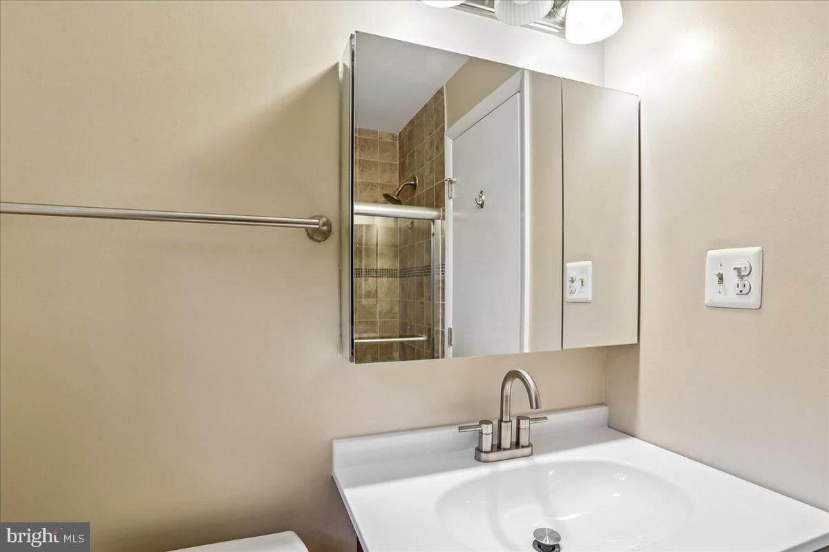 11704 Stonington Place photo 34
