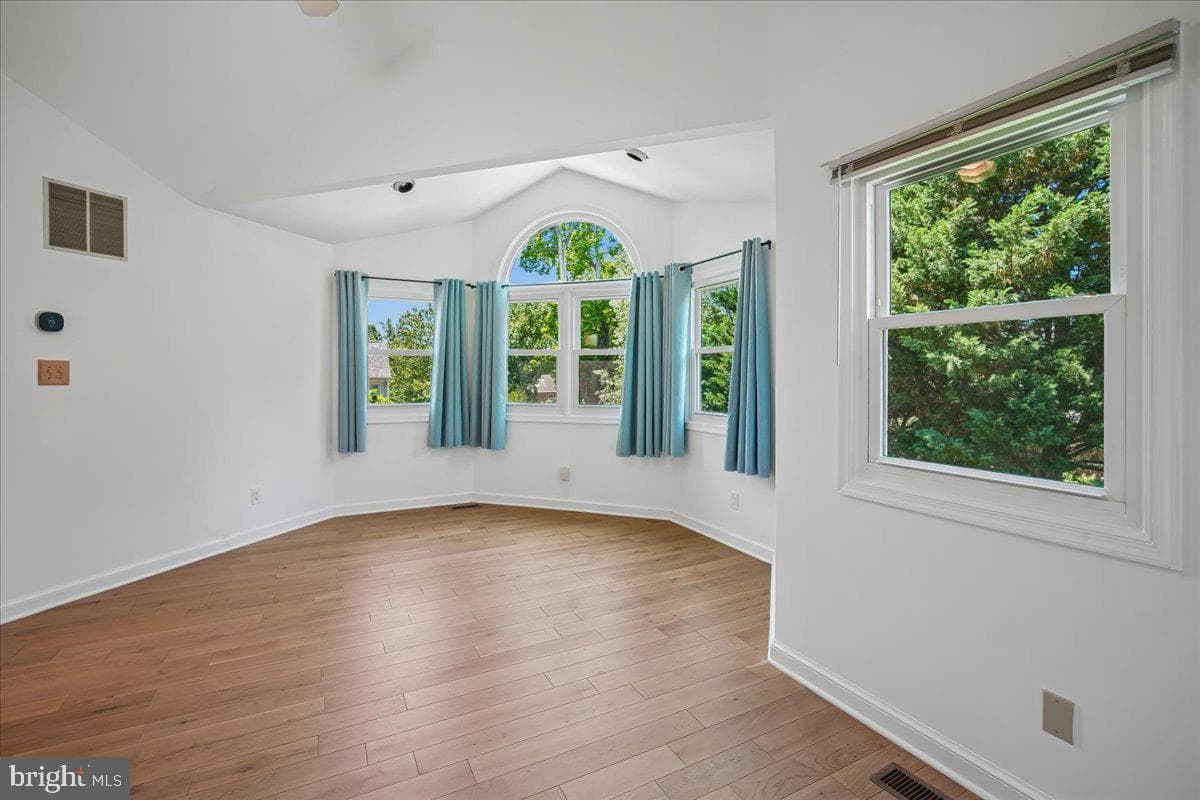 5304 Sherrill Avenue photo 14