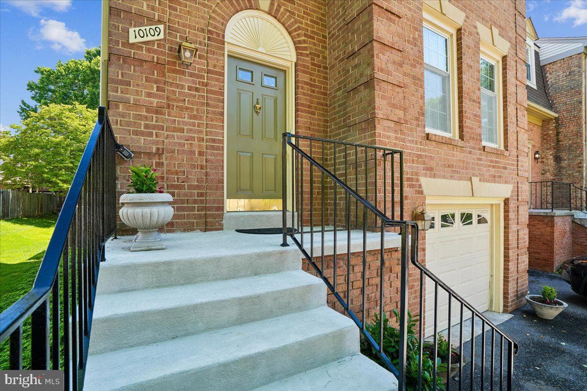 10109 Langhorne Court, Bethesda