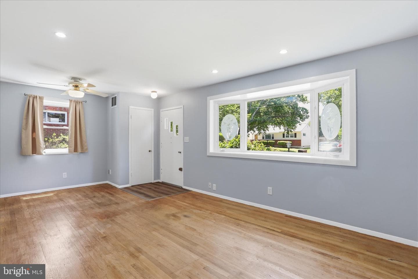 1014 Scott Avenue photo 3