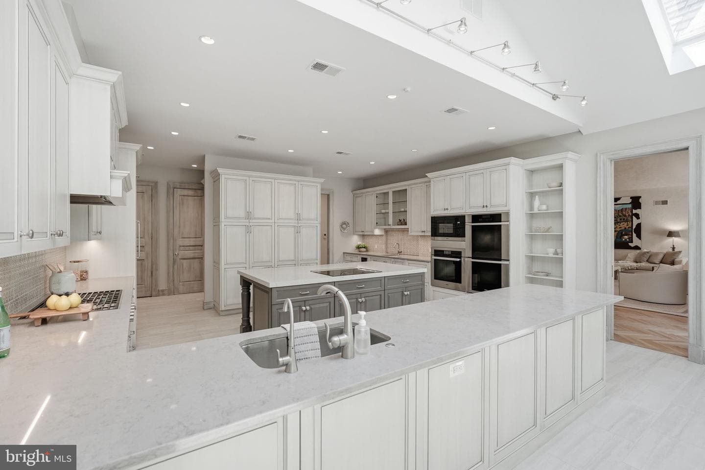 8917 Harvest Square Court photo 10