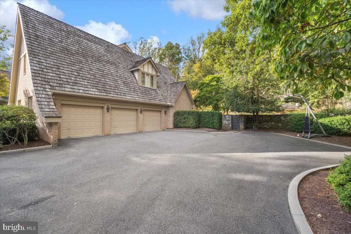 8917 Harvest Square Court photo 76