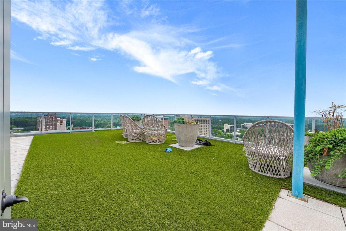 930 Rose Avenue #1802 photo 22