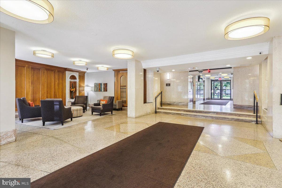1121 University Boulevard W #1207 photo 20