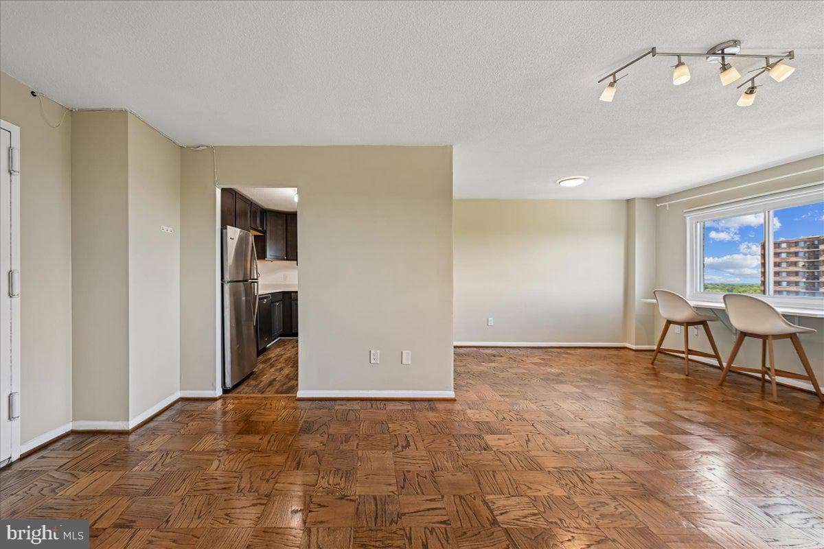 1121 University Boulevard W #1207 photo 8