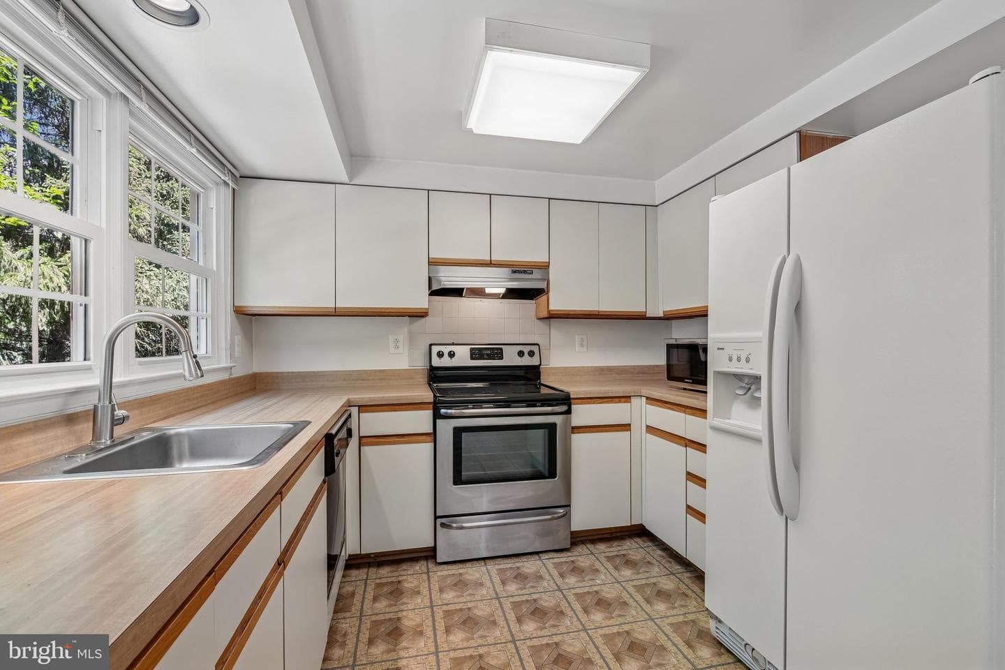 8541 Hawk Run Terrace photo 9