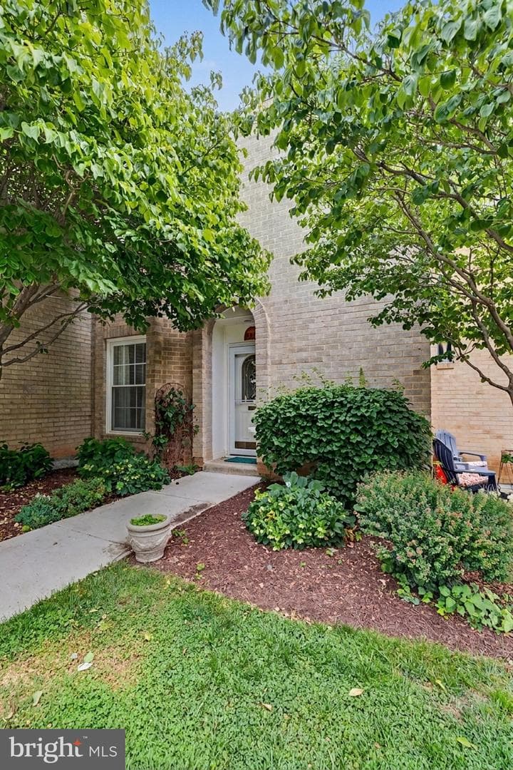 8328 N Brook Lane photo 3