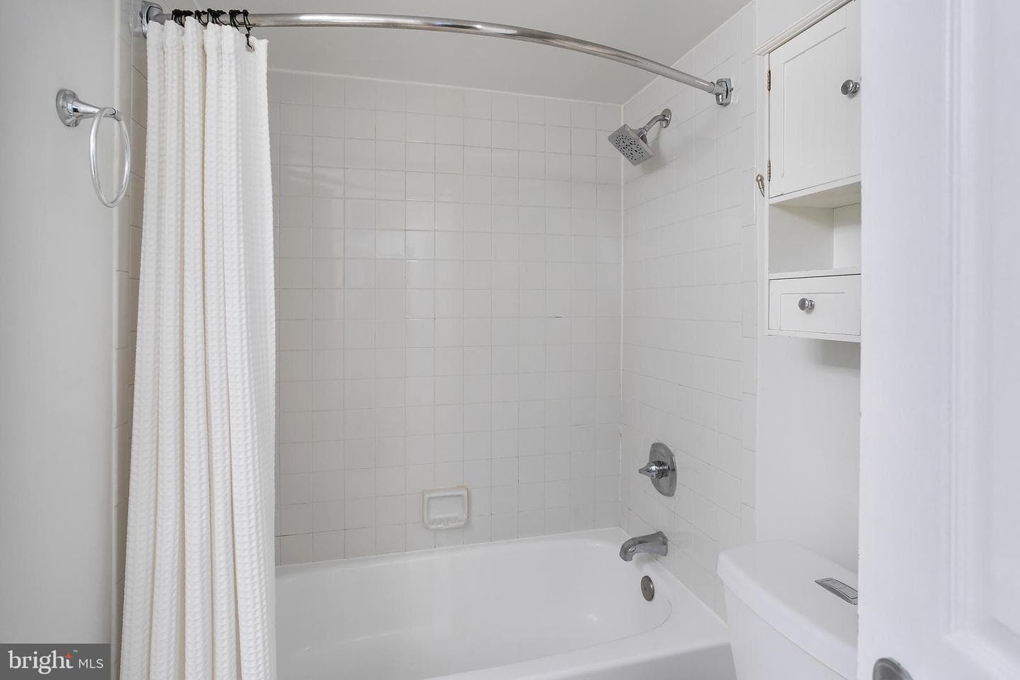 10101 Grosvenor Pl # 2008 photo 9
