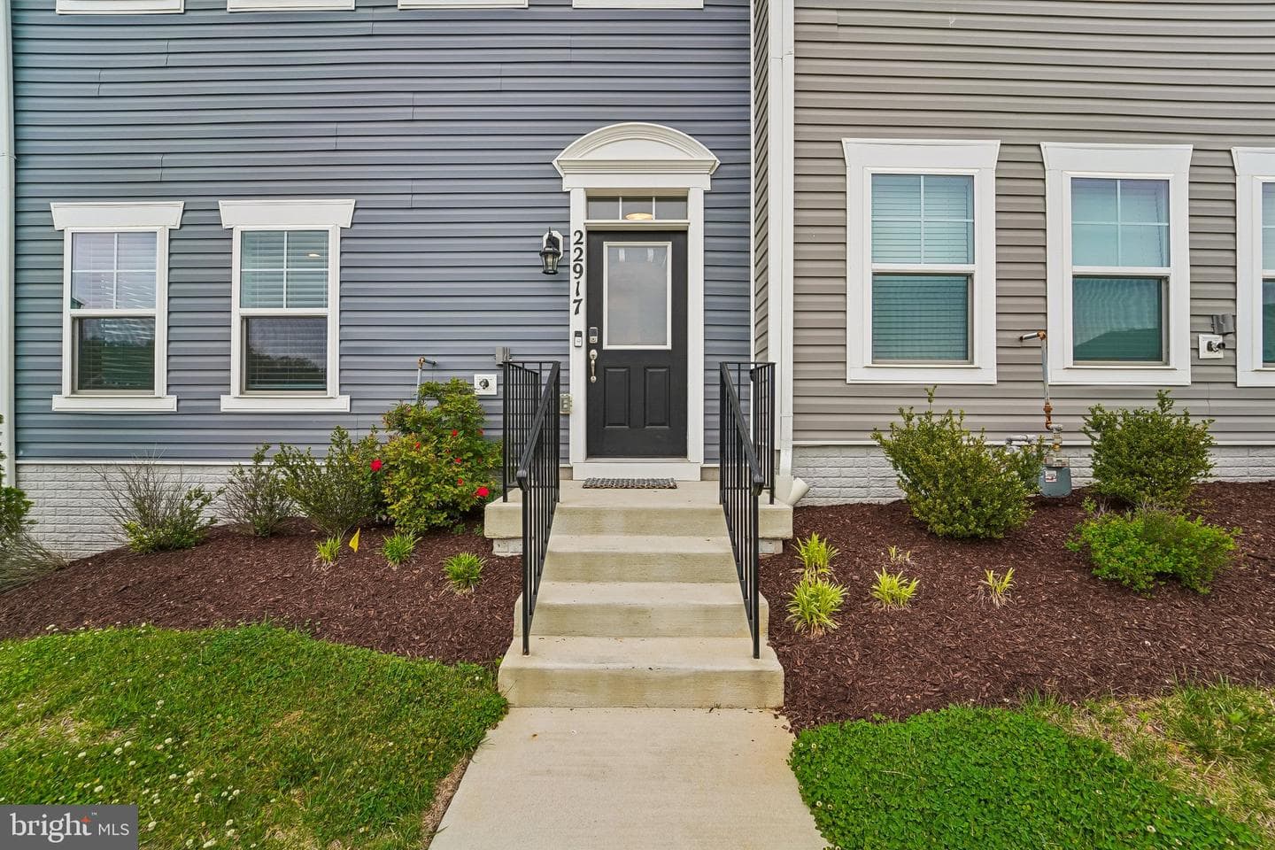 22917 Mater Way photo 3