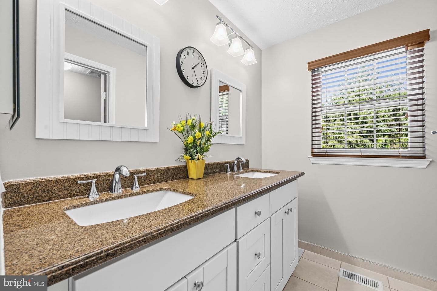 113 Bookham Lane photo 15