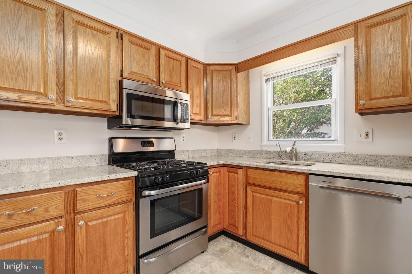 801 Lincoln Street photo 11