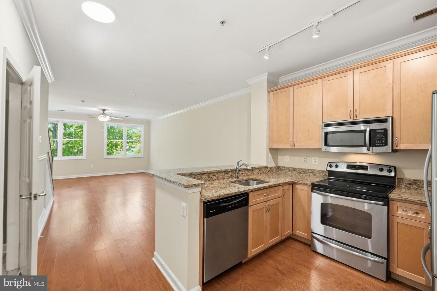404 King Farm Boulevard #40406 photo 9