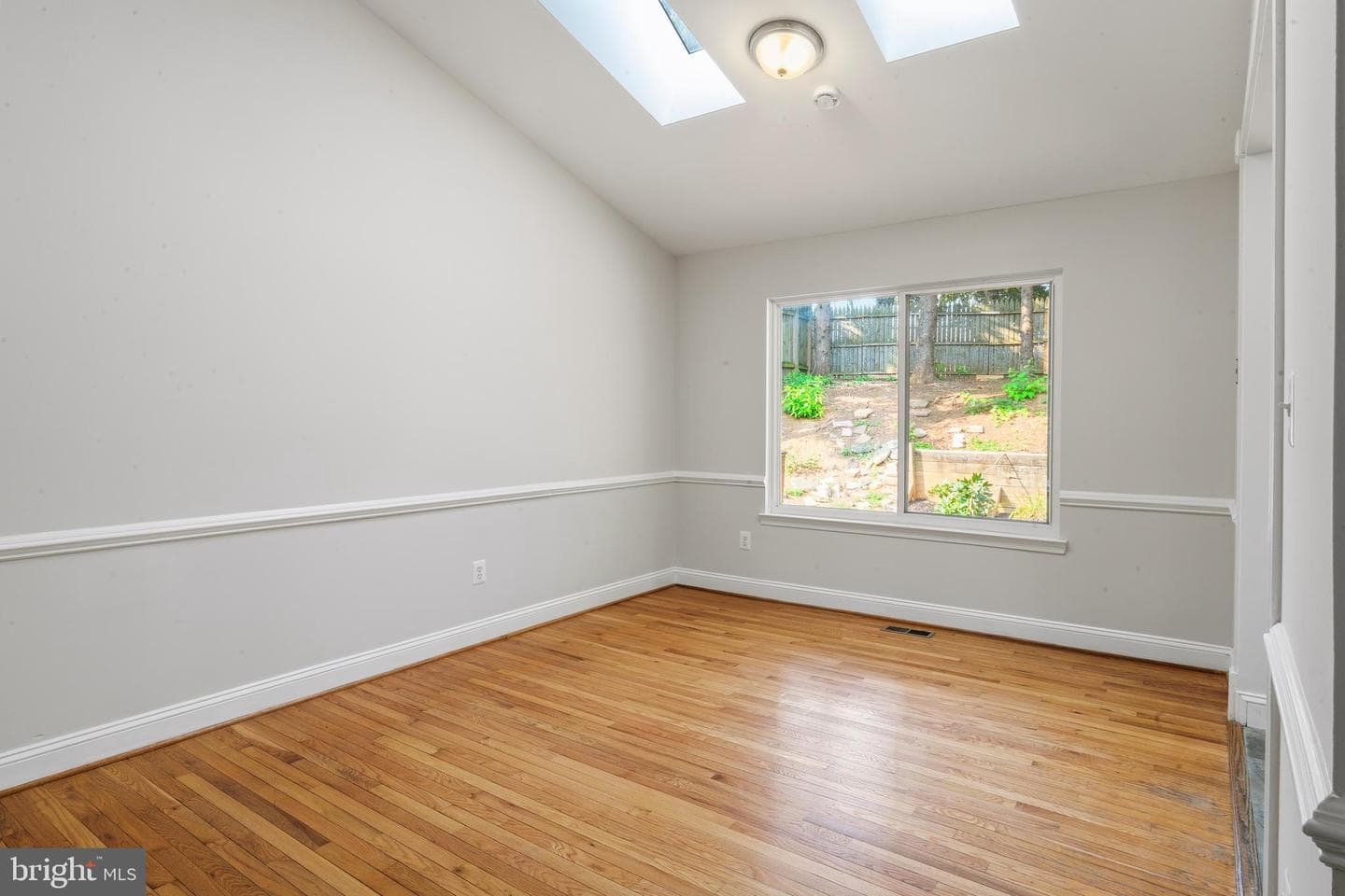 19044 Mcfarlin Drive photo 10